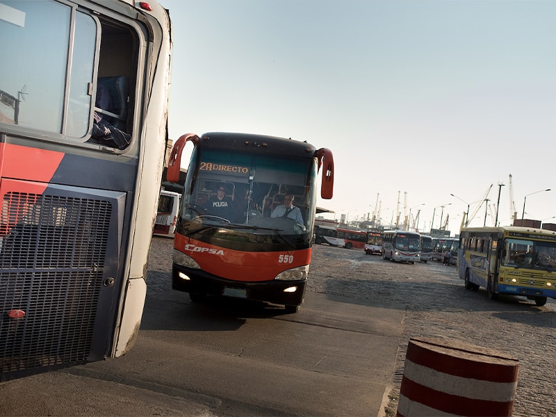 erminal de buses interdepartamentales en rambla portuaria esquina Rio Branco. Montevideo, 26/08/2016. Foto: Ricardo Antúnez / adhocFOTOS