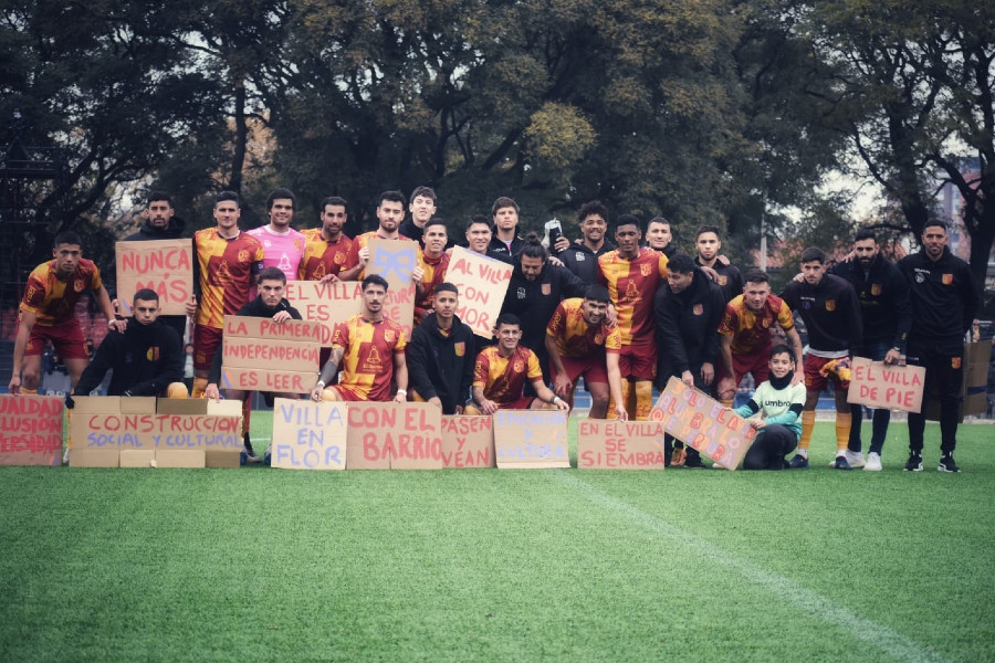 Plantel de Villa Española ante Racing, partido del 26 de junio de 2022. Foto: Twitter de Villa Española.