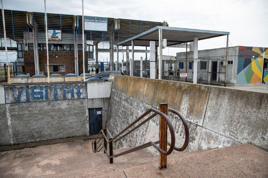 Cárcel de Santiago Vázquez (ex Comcar) en Montevideo. Foto: Mauricio Zina/ adhocFOTOS