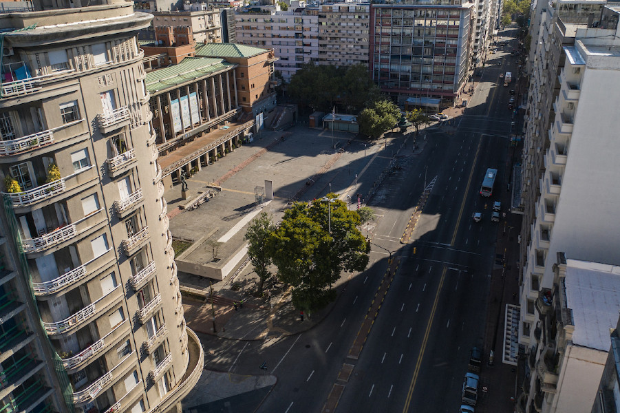 Vista de la avenida 18 de Julio, Montevideo. Foto: Nicolás Celaya /adhocFOTOS