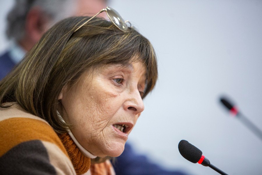 Daysi Iglesias durante la conferencia de prensa para informar la situacion entre la ANEP y gremios estudiantiles en el edificio central de ANEP en Montevideo. Foto: Mauricio Zina/ adhocFOTOS
