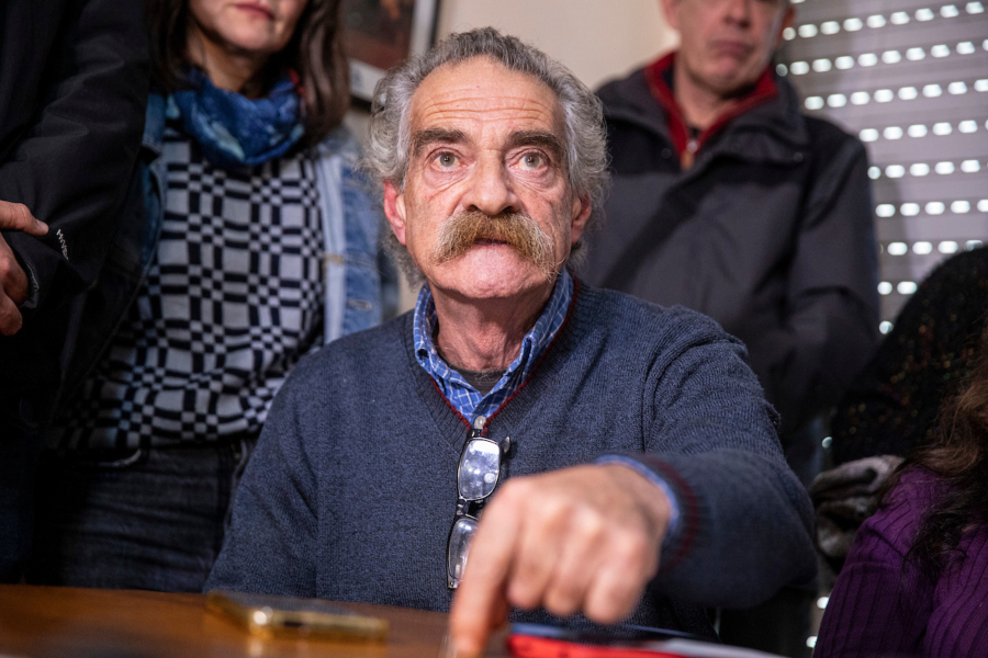 Ignacio Errandonea durante la conferencia de prensa de Madres de Familiares de Detenidos Desaparecidos para dar informacion sobre los restos encontrados en el batallon 14. Foto: Mauricio Zina / adhocFOTOS