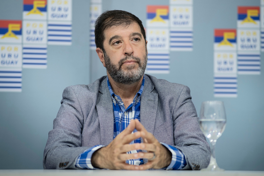 Fernando Pereira, previo a la conferencia de prensa, en Huella de Seregni, en Montevideo. Foto: Pablo Vignali / adhocFOTOS
