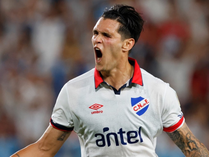Bentancur festeja su tanto ante Puerto Cabello, en el Gran Parque Central. Foto: Twitter de Nacional.