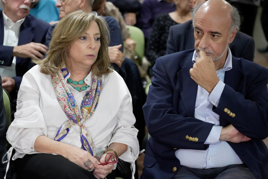 Pablo Mieres y Mónica Bottero durante el acto del Partido Independiente en el hotel Crystal Tower en Montevideo. Foto: Javier Calvelo / adhocFOTOS