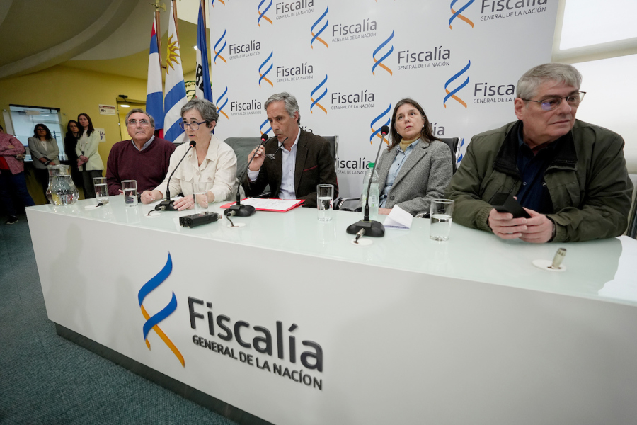Durante la conferencia de prensa en Fiscalía de la Nación en Montevideo. Foto: Javier Calvelo / adhocFOTOS