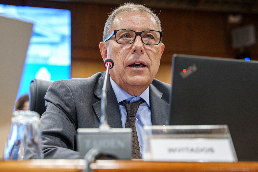 Gabriel Oddone durante la presentación del Presupuesto Nacional para el periodo 2025-2029 en la Comisión de Hacienda con Presupuesto de la Cámara de Diputados. En el Anexo del Palacio Legislativo en Montevideo. Foto: Mauricio Zina / adhocFOTOS