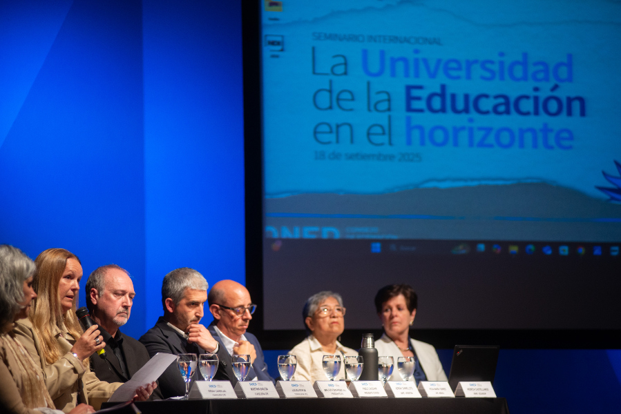 Seminario internacional “La Universidad de la Educación en el horizonte”. Foto: Presidencia.