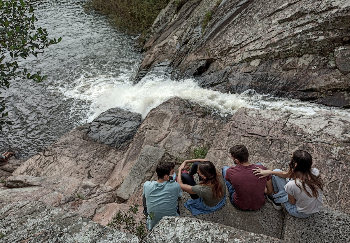 Parque Salto del Penitente, durante semana de turismo en Uruguay en tiempos de pandemia por coronavirus, en el departamento de Lavalleja. Foto: Javier Calvelo / adhocFOTOS